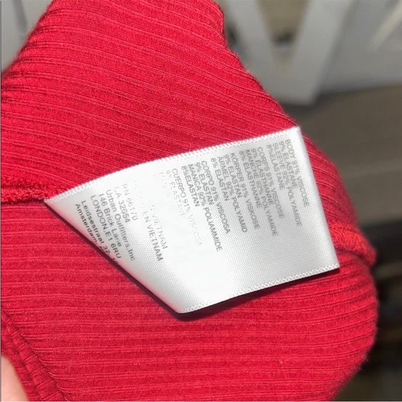 Urban Outfitters M Red Lace Detail stretchy crop Top with long sleeves - Picture 9 of 9